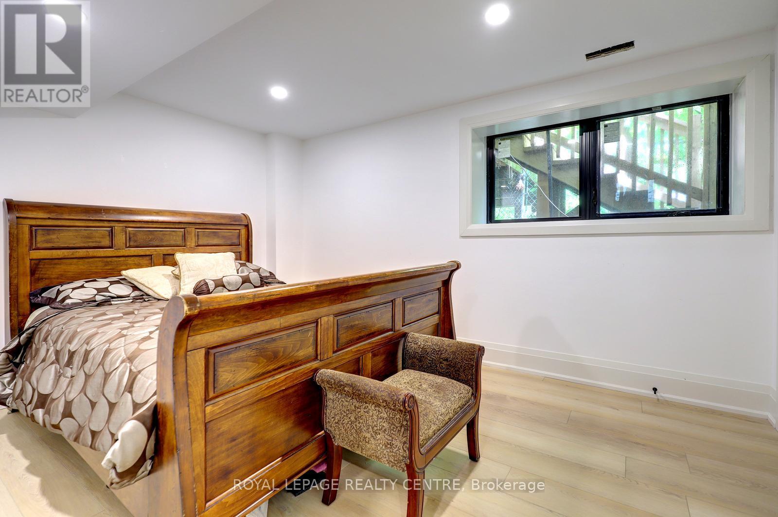 69 GLENDA JANE DRIVE - 22