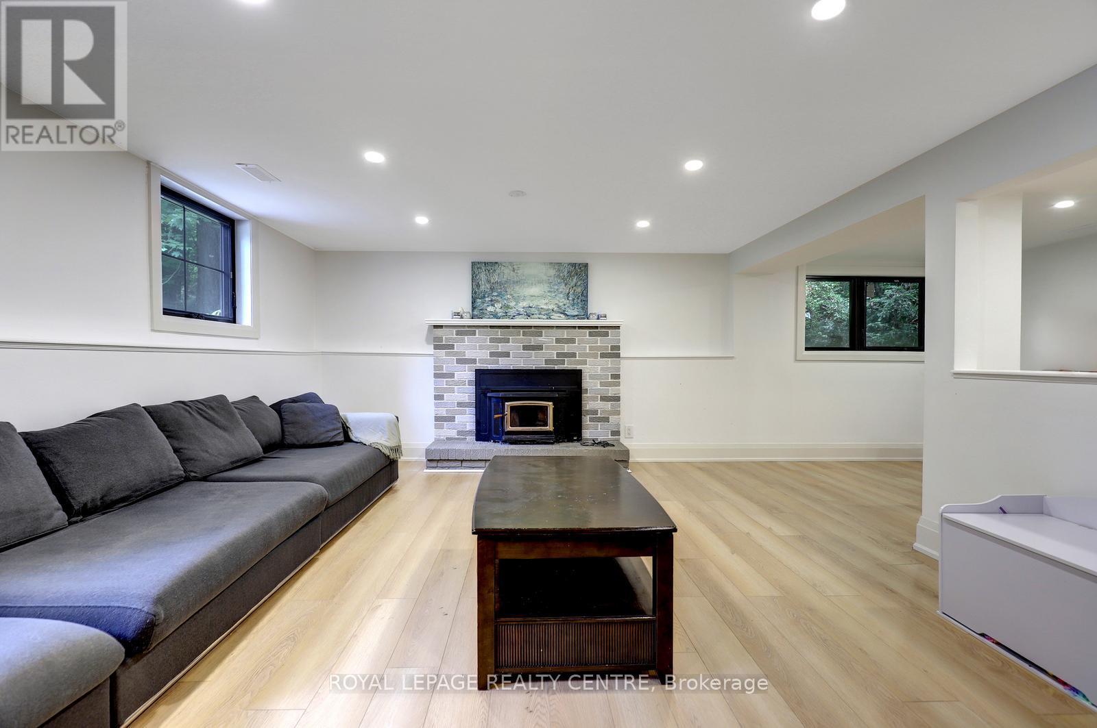 69 GLENDA JANE DRIVE - 26