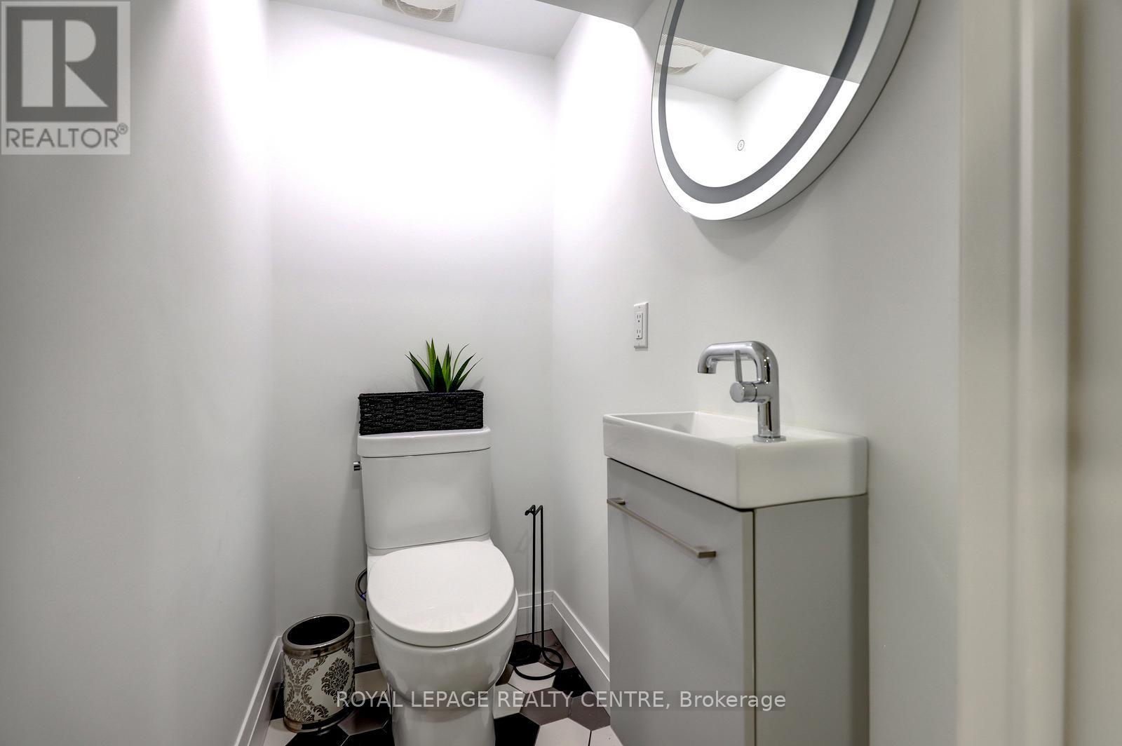 69 GLENDA JANE DRIVE - 32