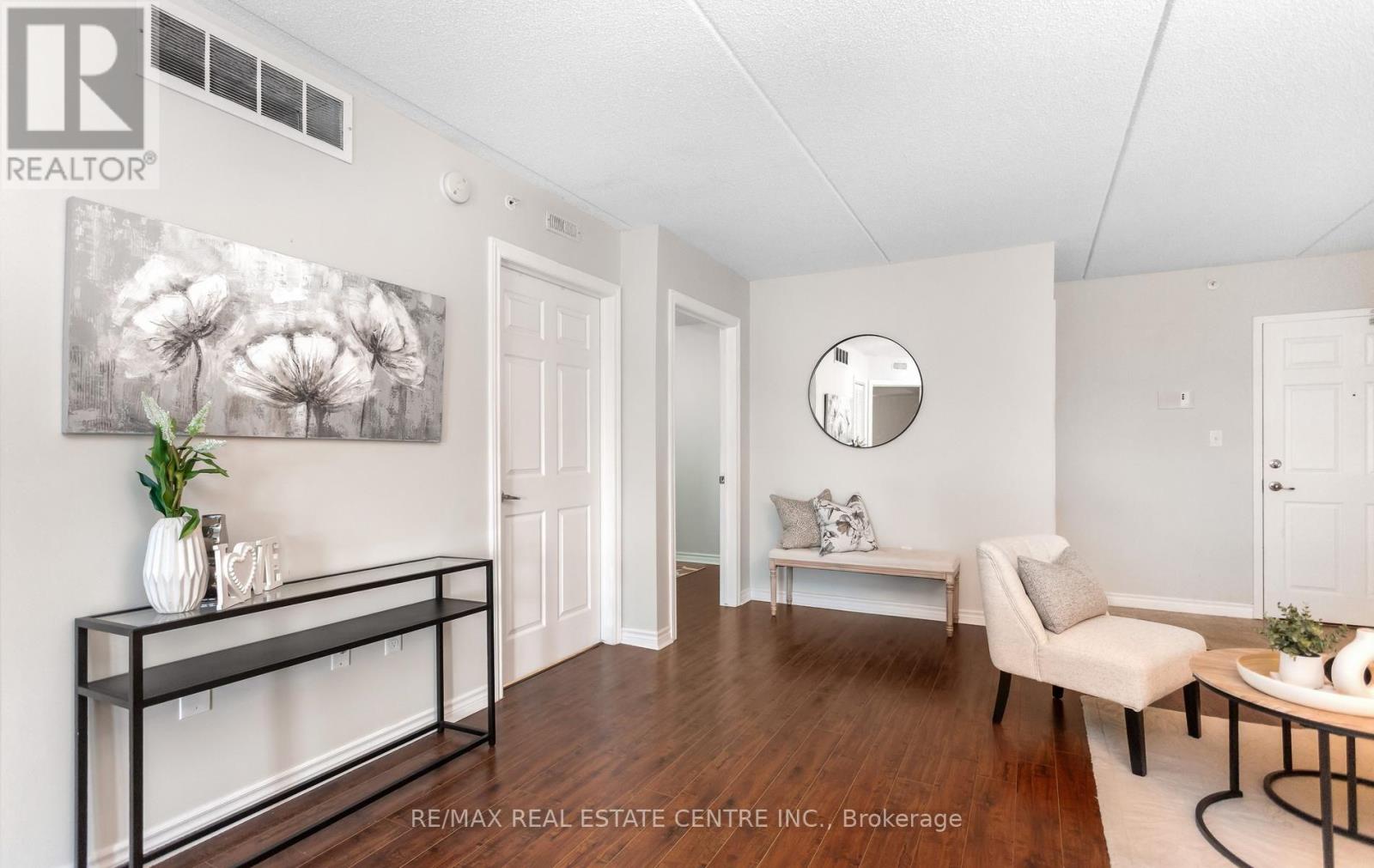 #205 1370 MAIN STREET E - 36