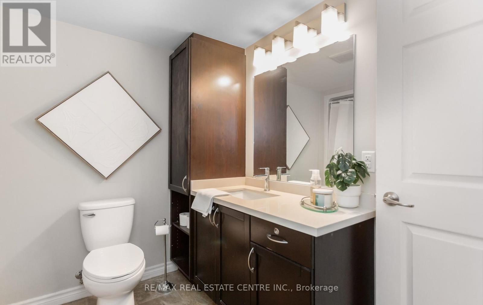 #205 1370 MAIN STREET E - 43