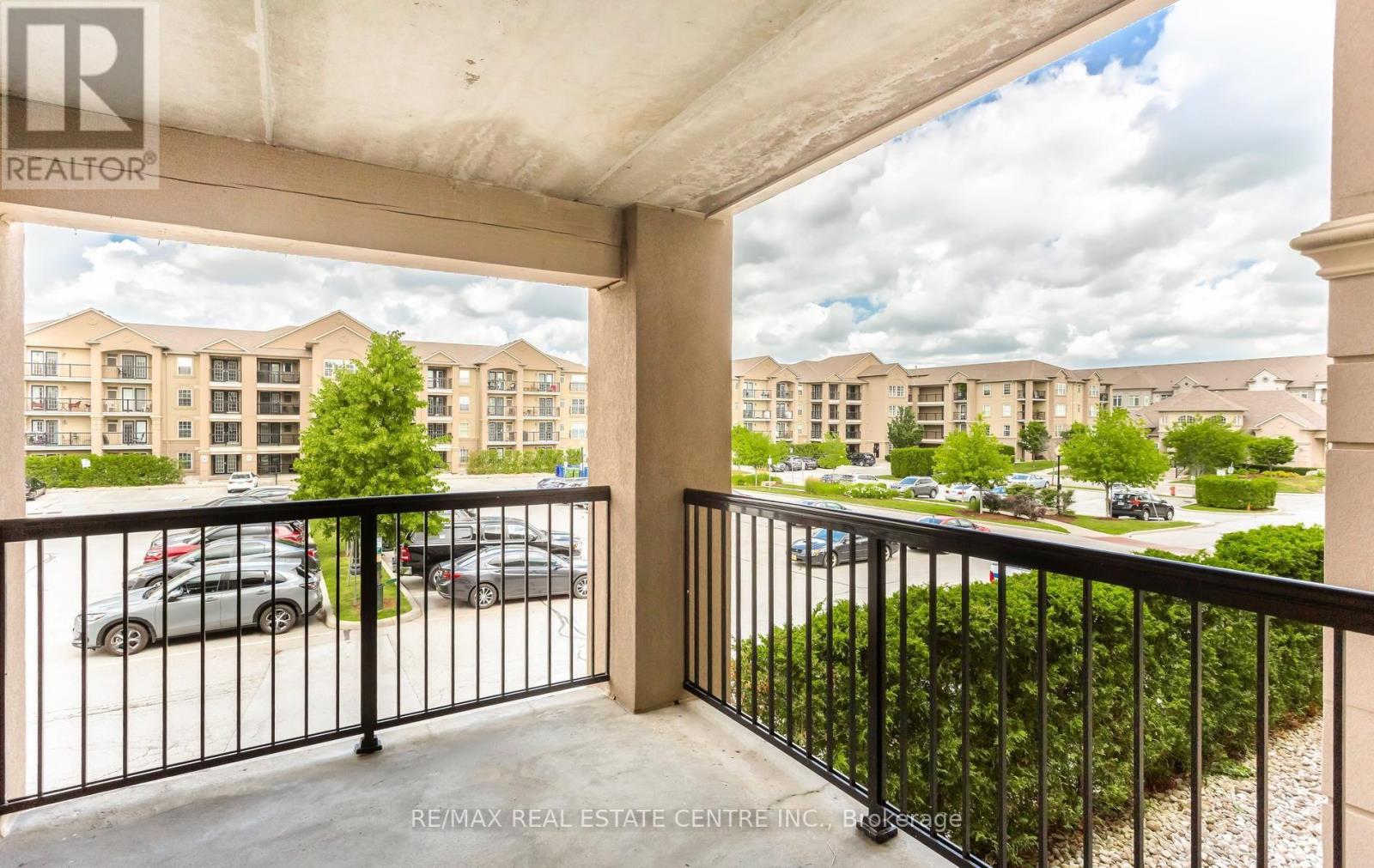 #205 1370 MAIN STREET E - 5