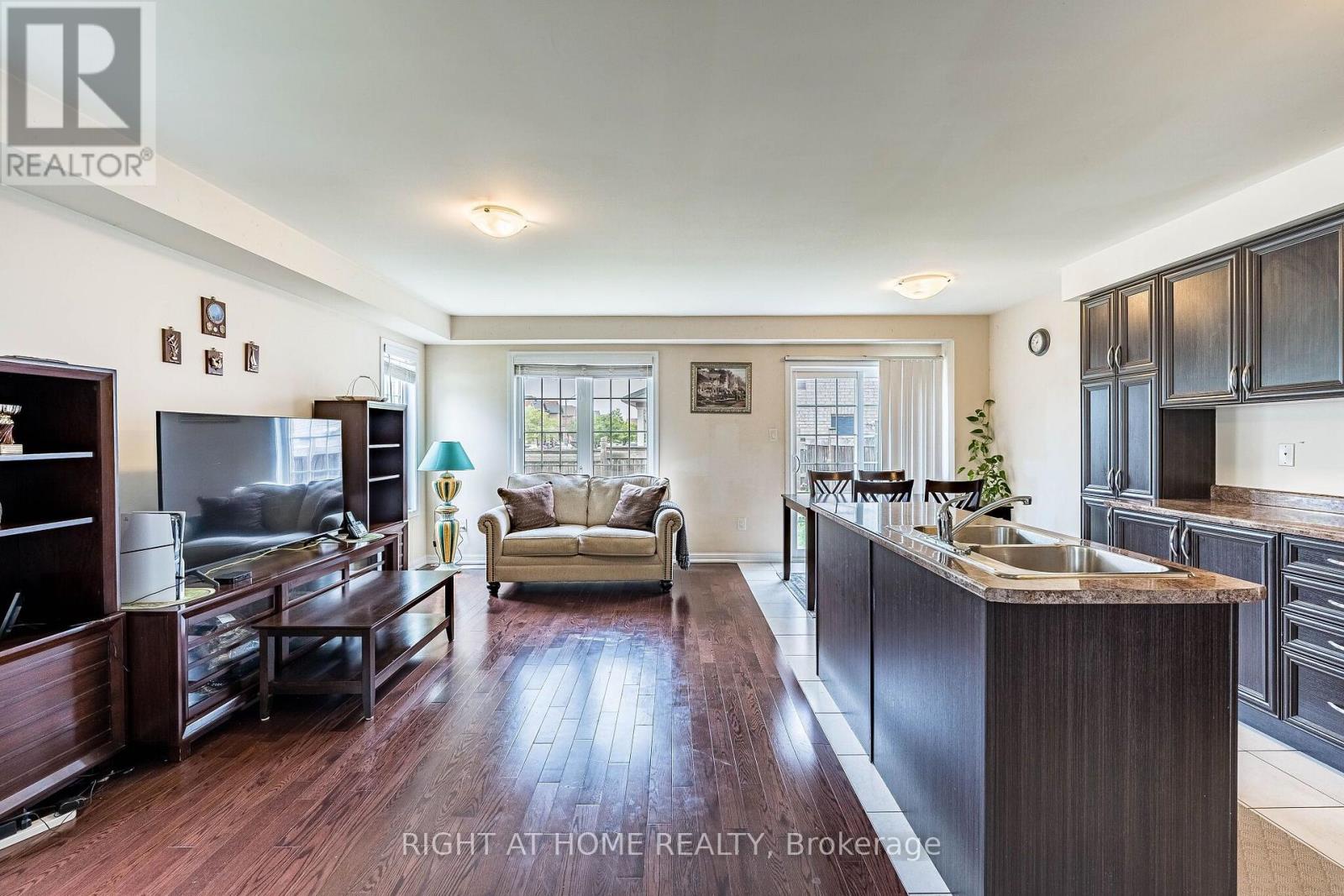 33 DREXEL ROAD - 14
