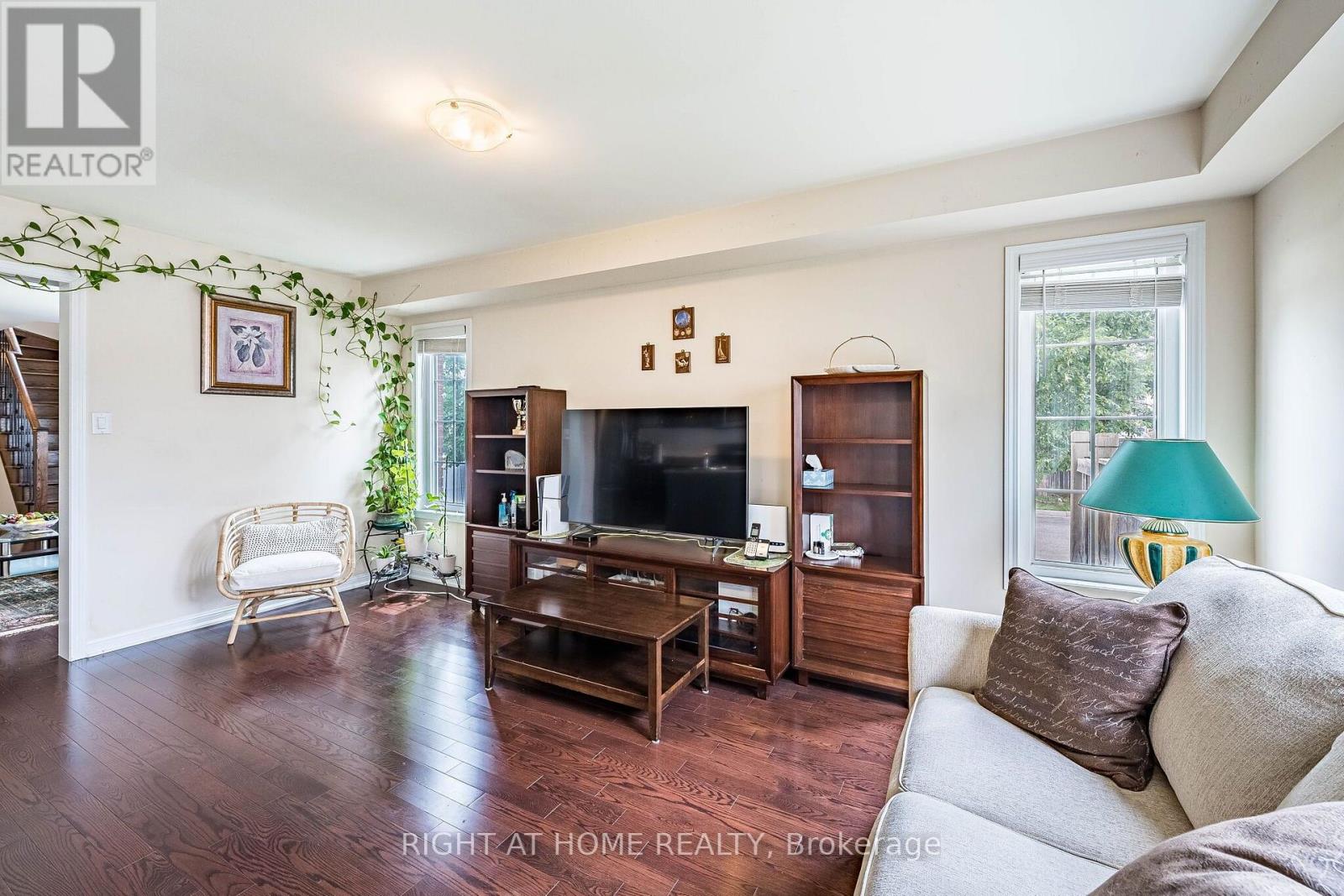 33 DREXEL ROAD - 23