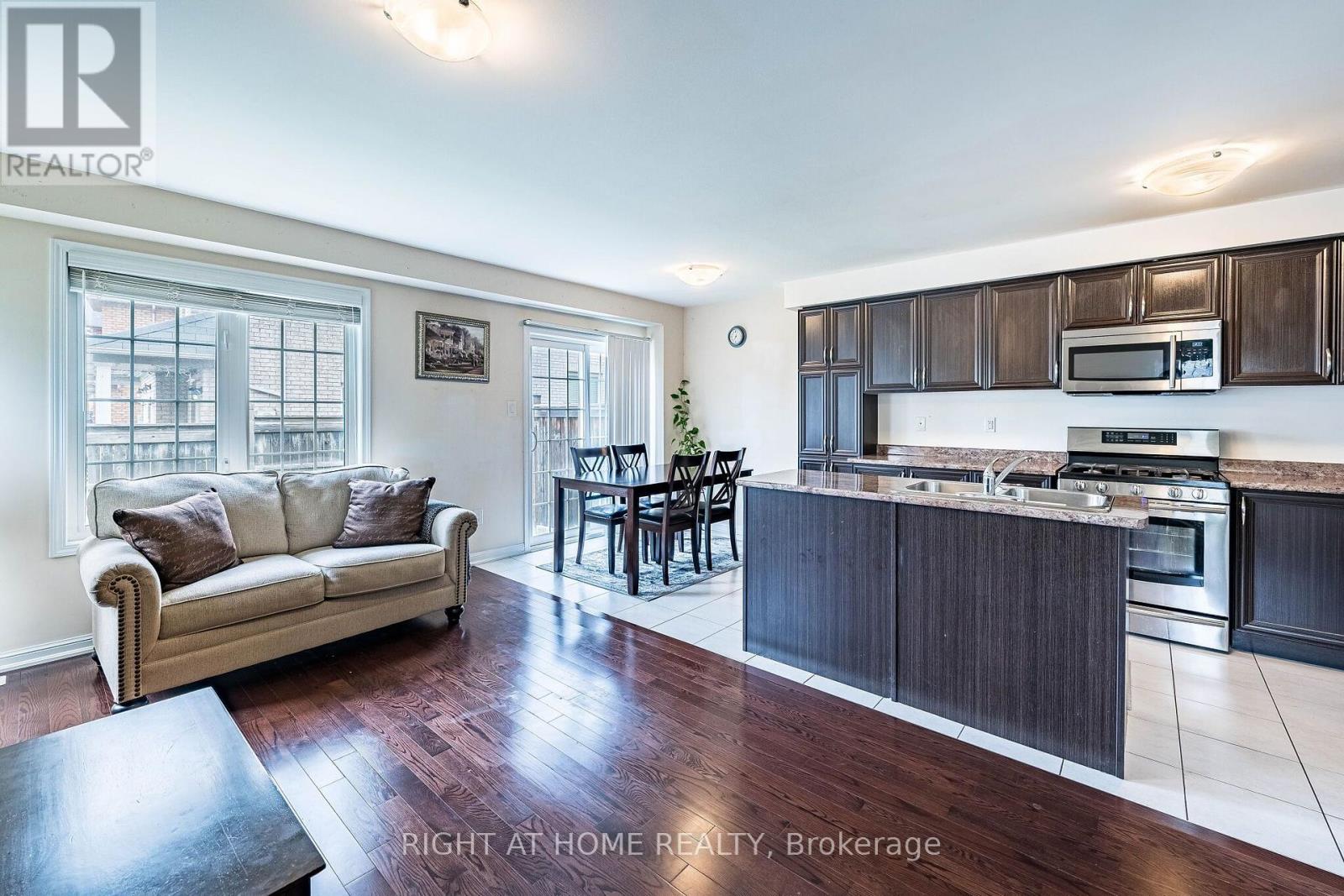 33 DREXEL ROAD - 26