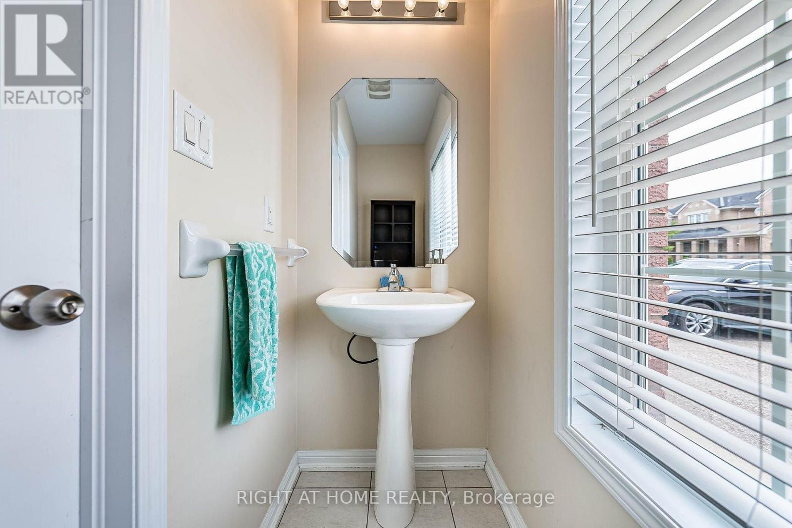 33 DREXEL ROAD - 27