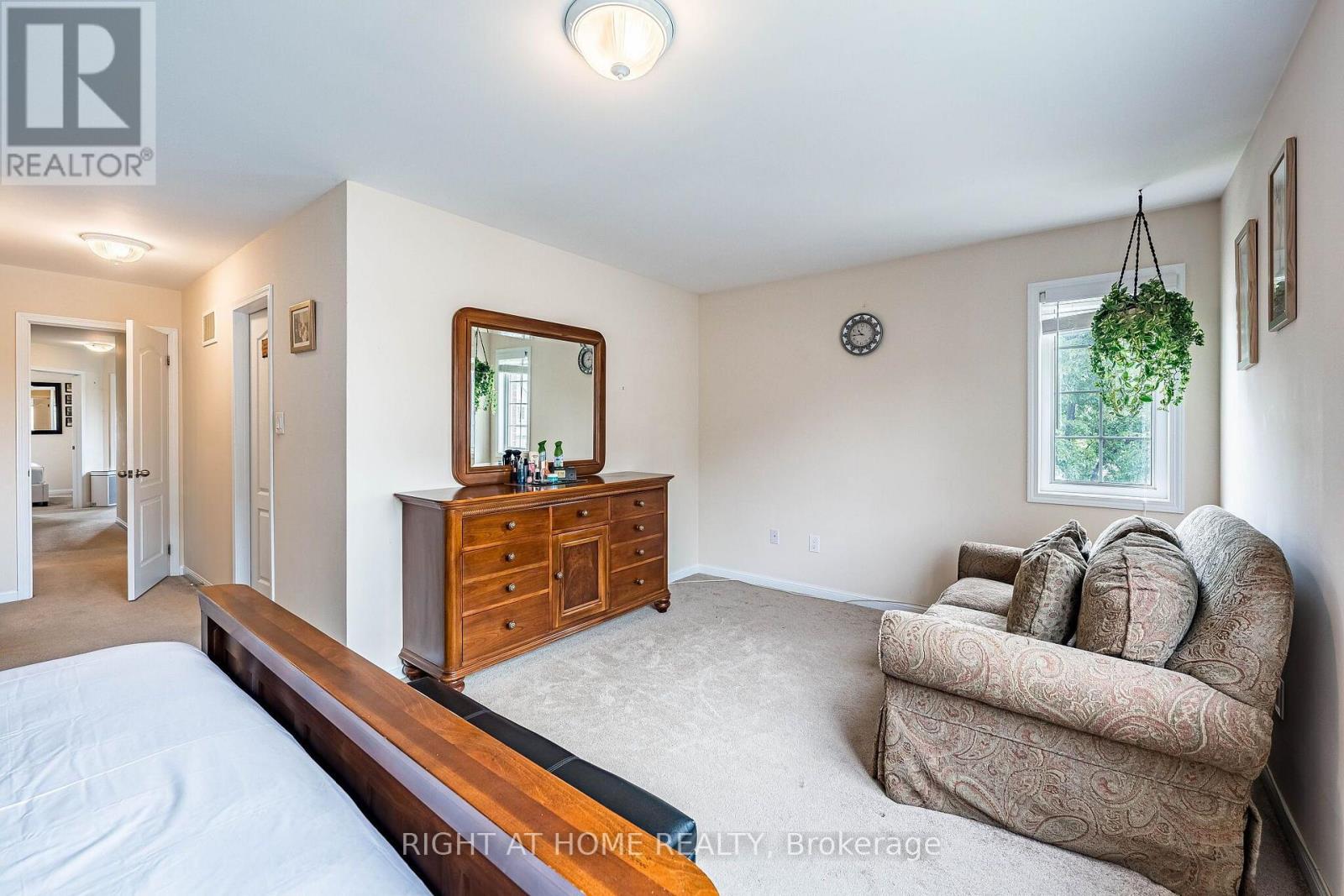 33 DREXEL ROAD - 32