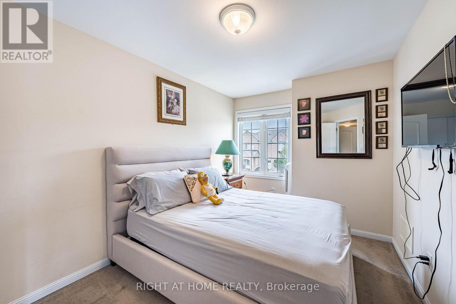 33 DREXEL ROAD - 37