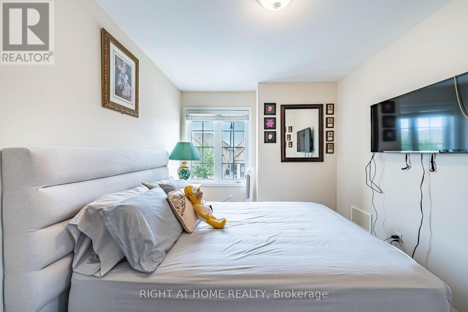 33 DREXEL ROAD - 39