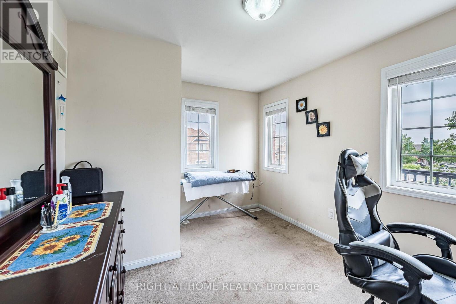 33 DREXEL ROAD - 40