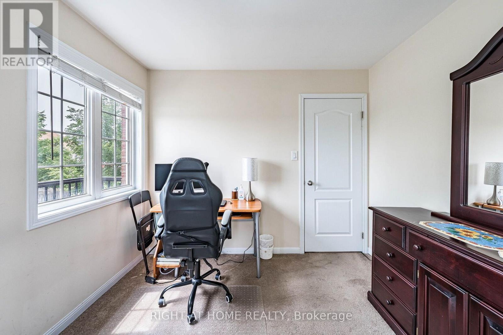 33 DREXEL ROAD - 42