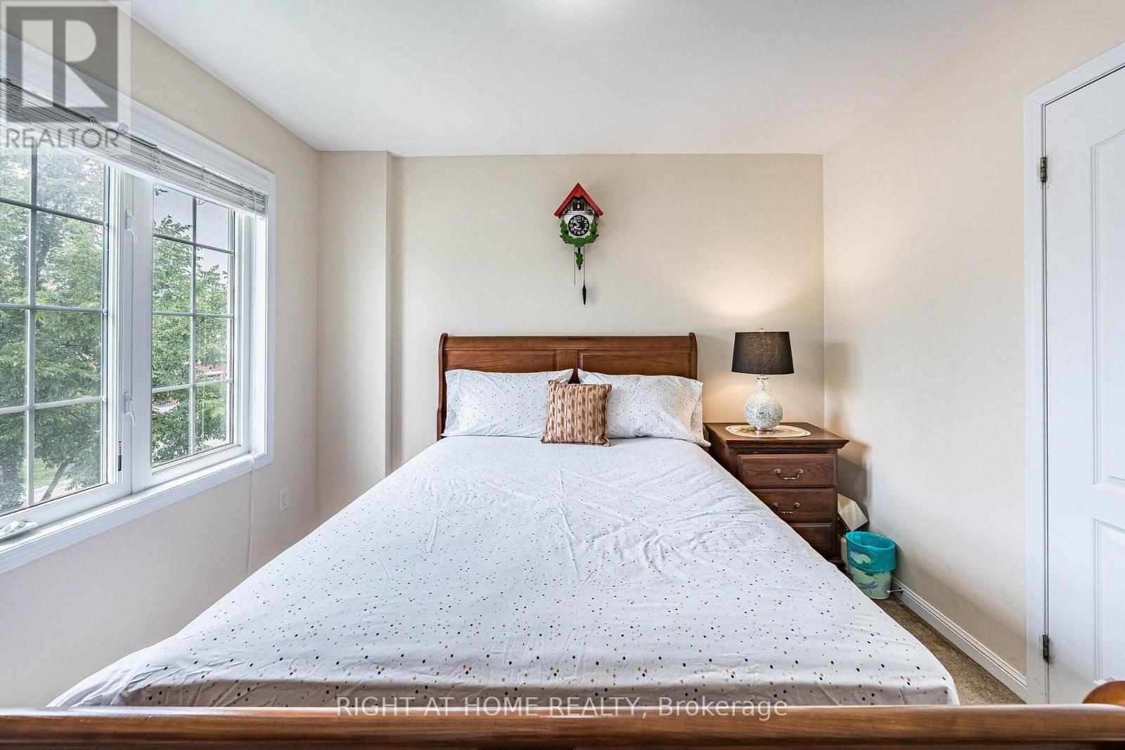33 DREXEL ROAD - 44