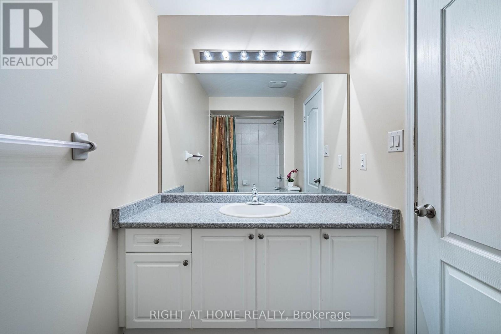 33 DREXEL ROAD - 45