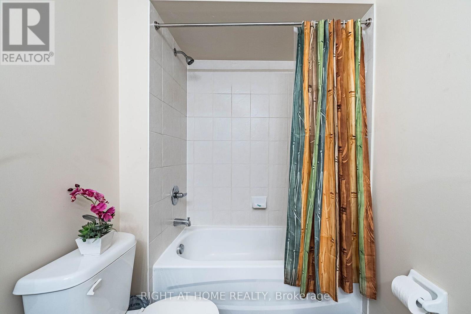 33 DREXEL ROAD - 46