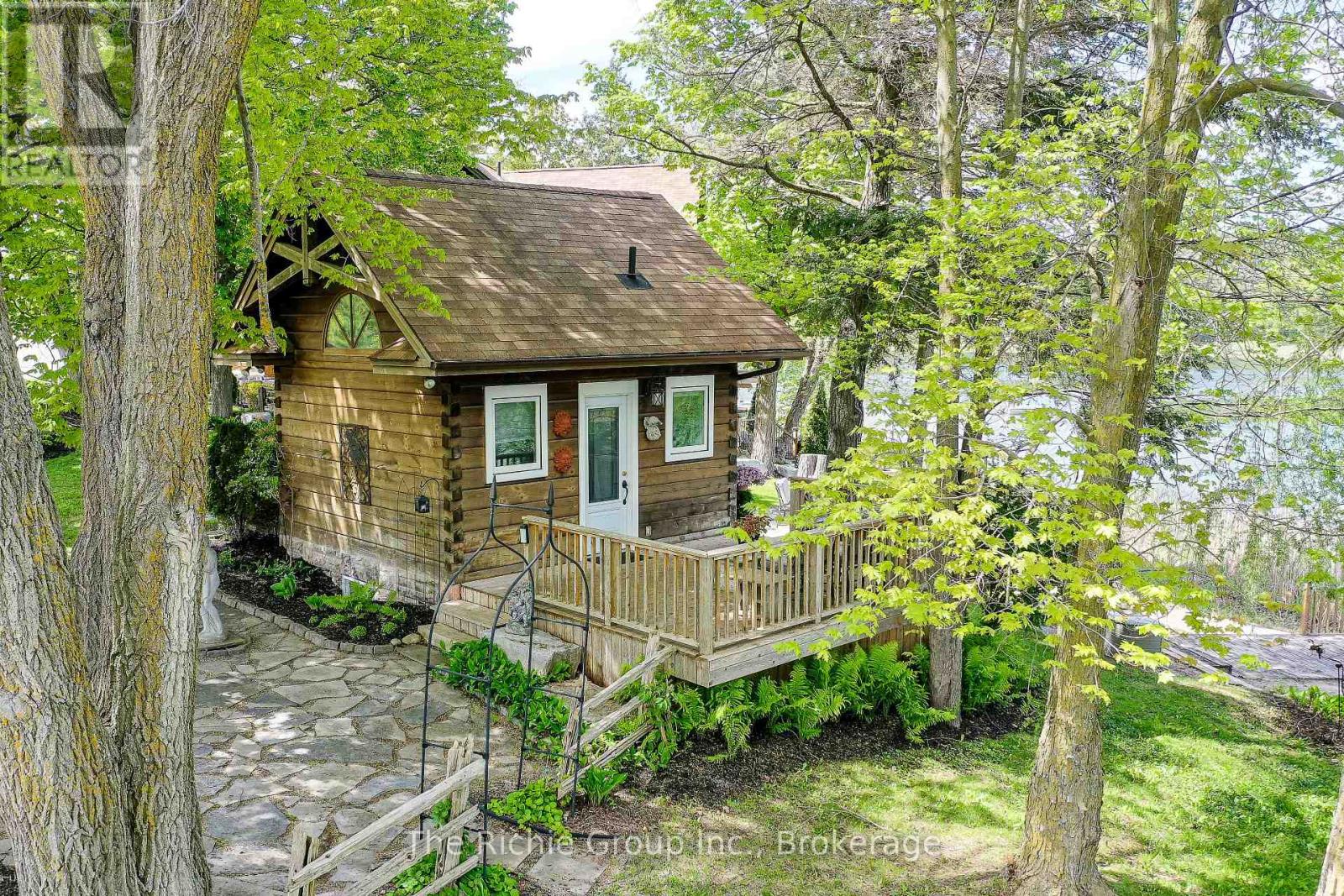 143 GREEN LAKE ROAD W - 28