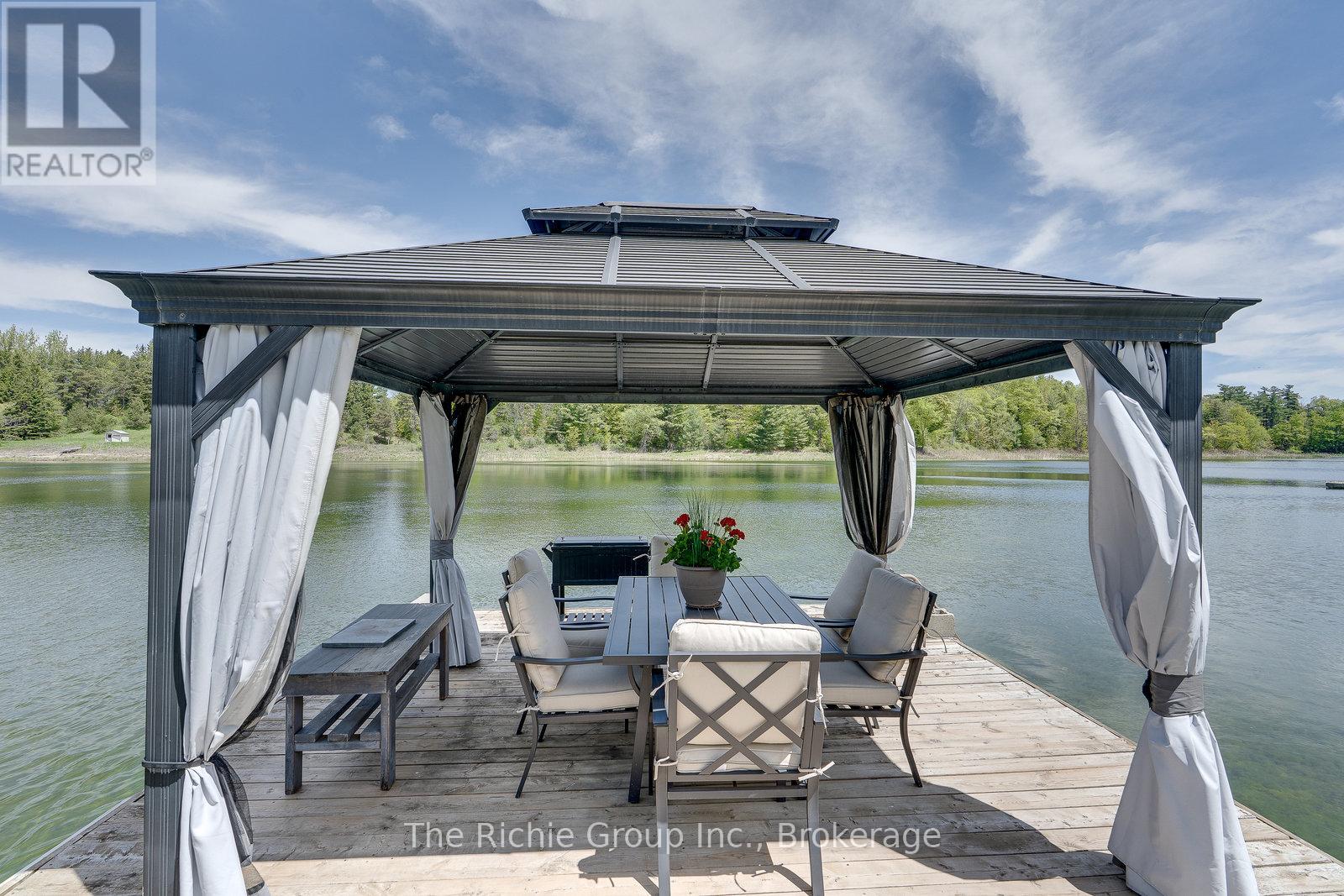 143 GREEN LAKE ROAD W - 36
