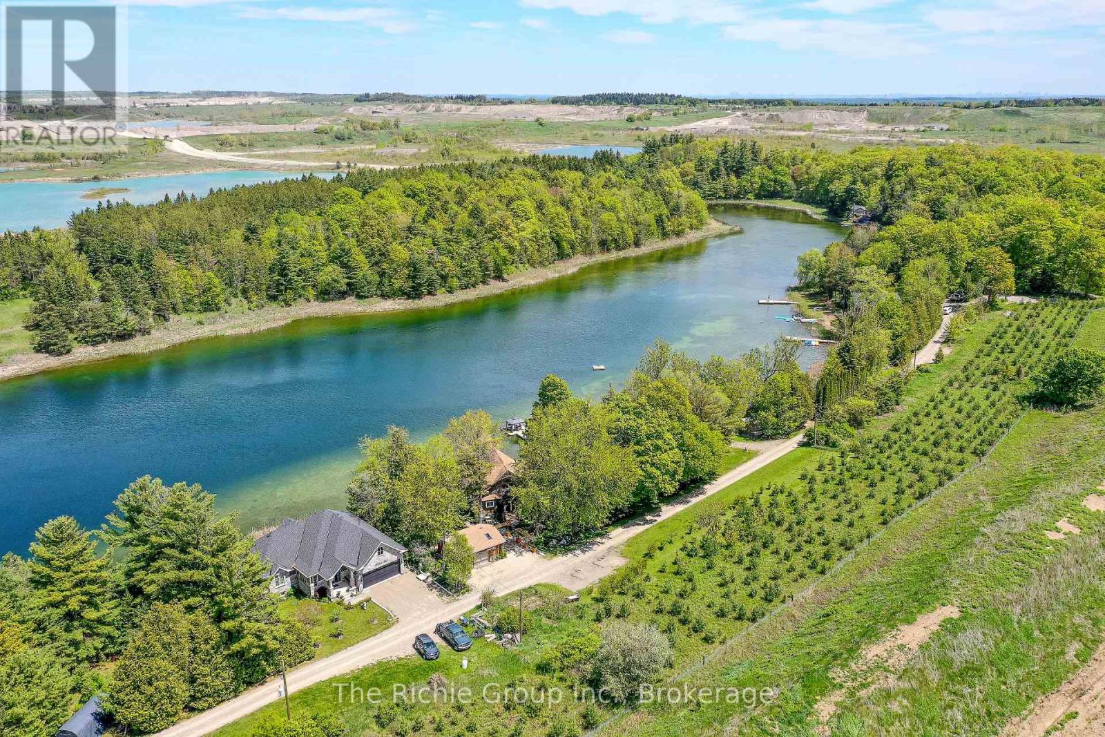 143 GREEN LAKE ROAD W - 38