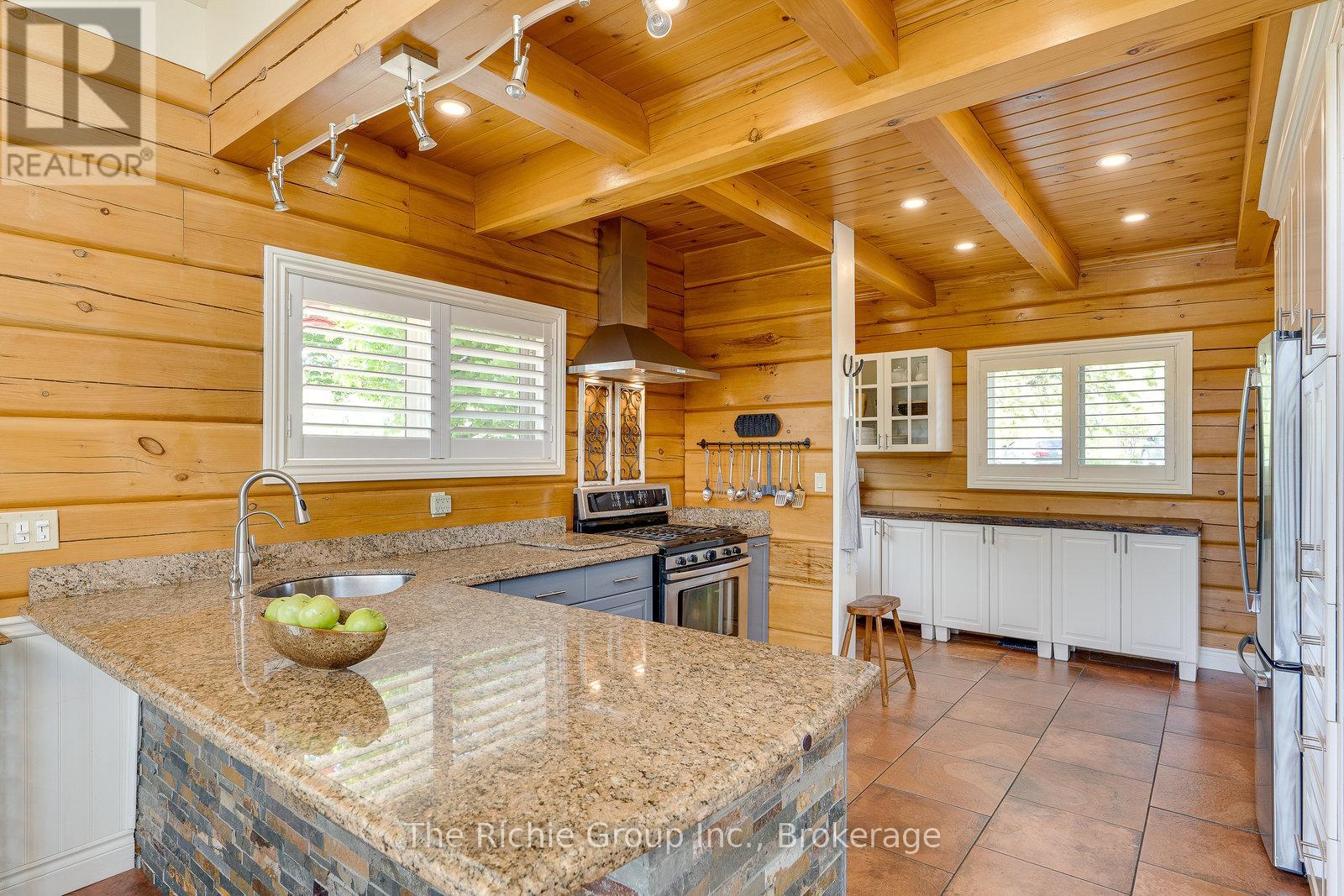 143 GREEN LAKE ROAD W - 8