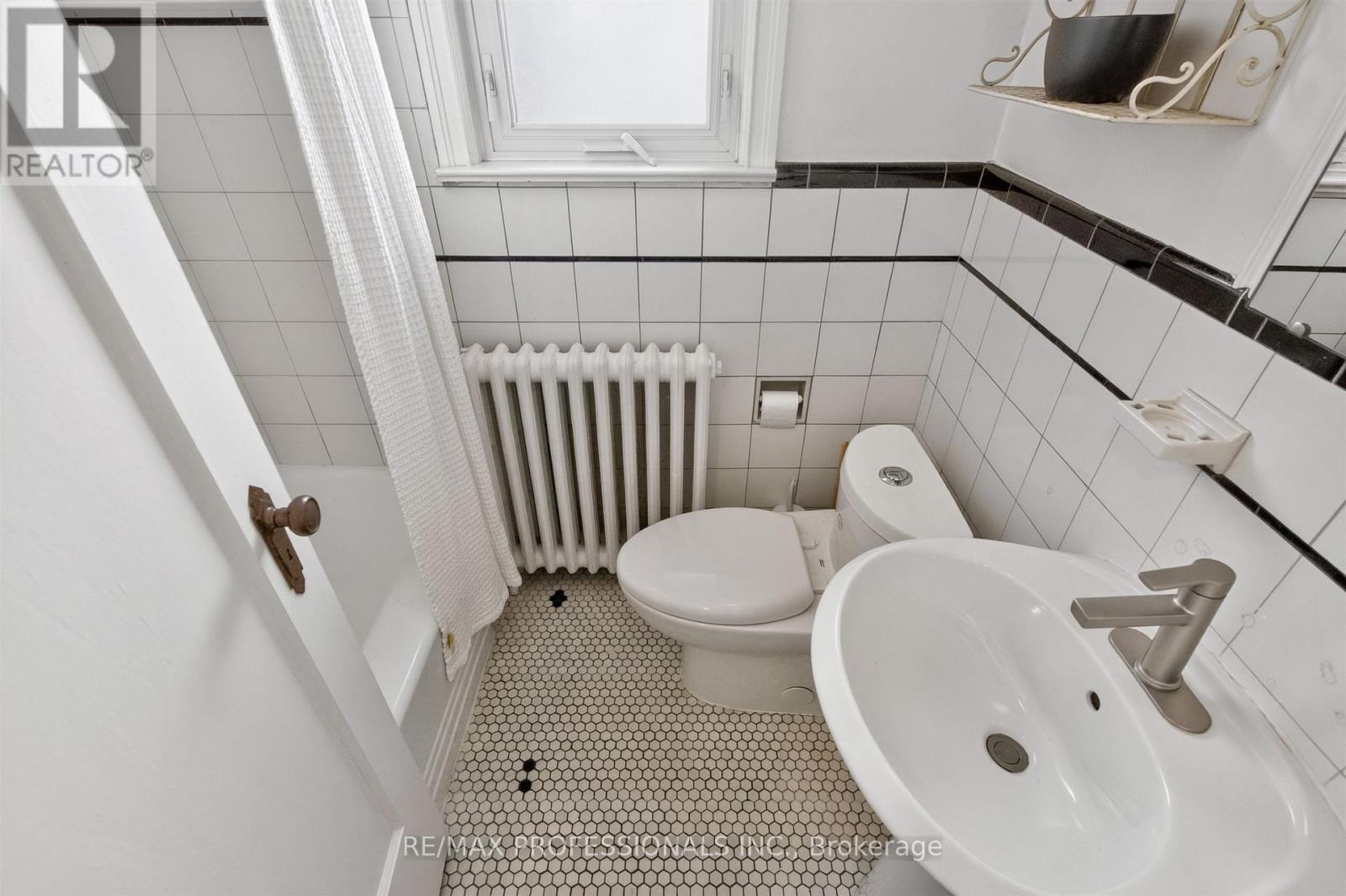 146 GOVERNMENT ROAD - 27