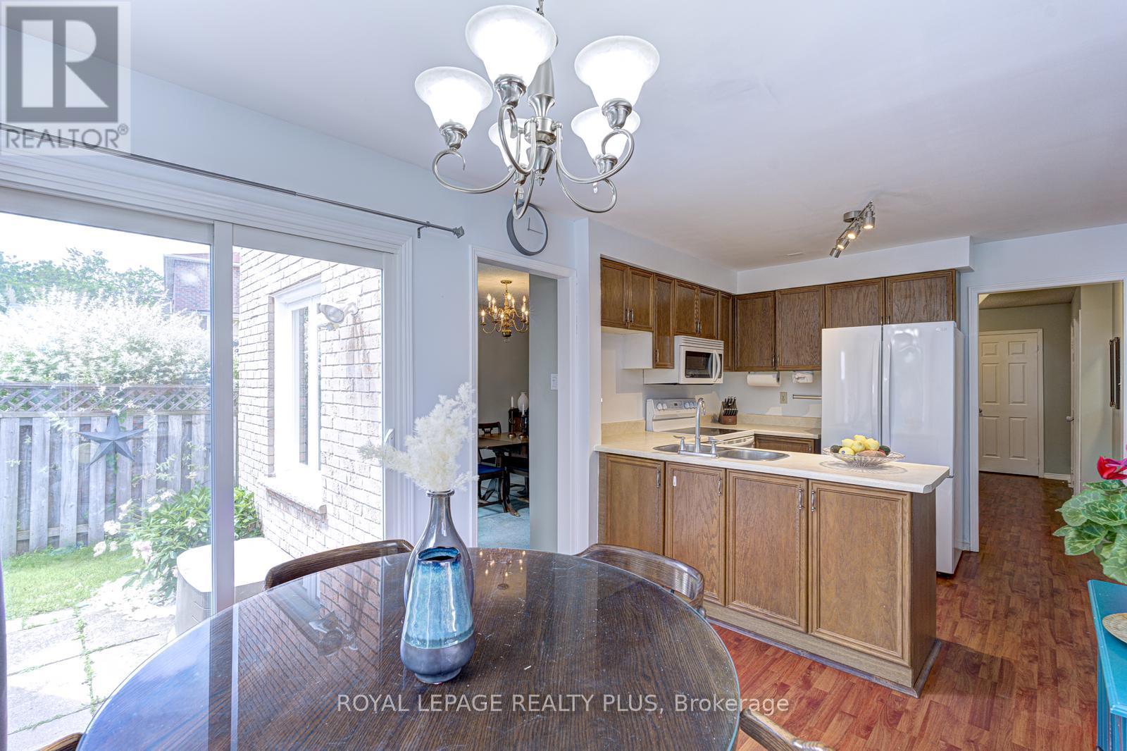 3260 BETHUNE ROAD - 12