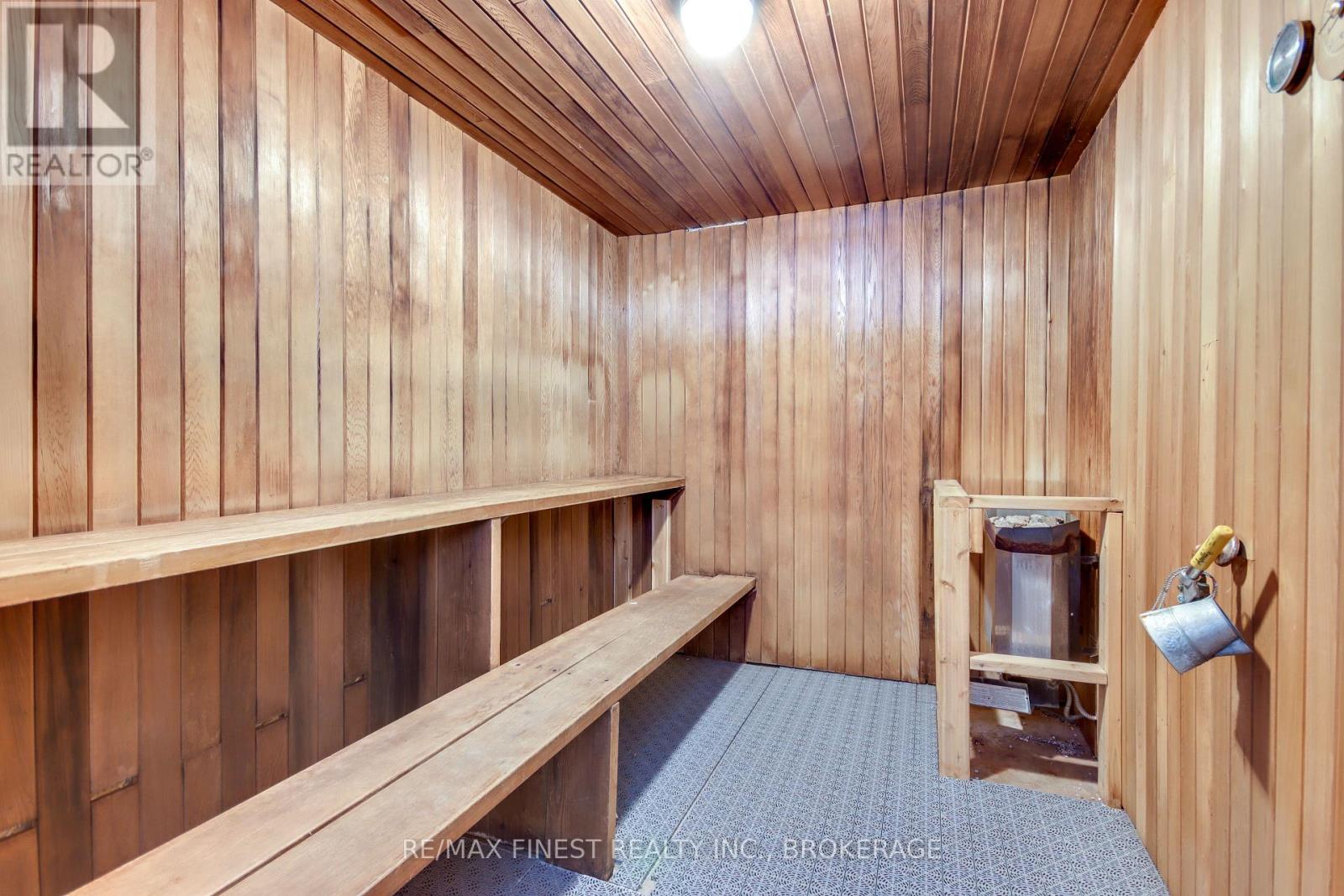 #206 2 MOWAT AVENUE - 11