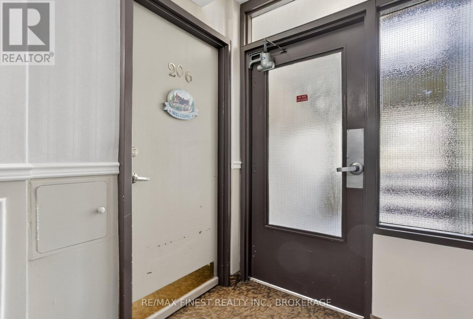 #206 2 MOWAT AVENUE - 17