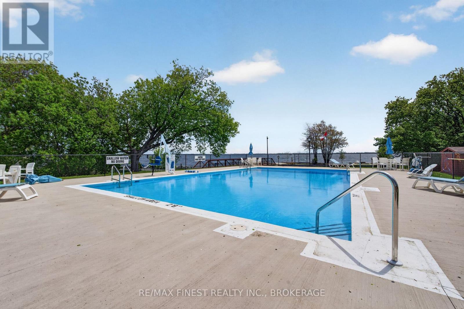 #206 2 MOWAT AVENUE - 33