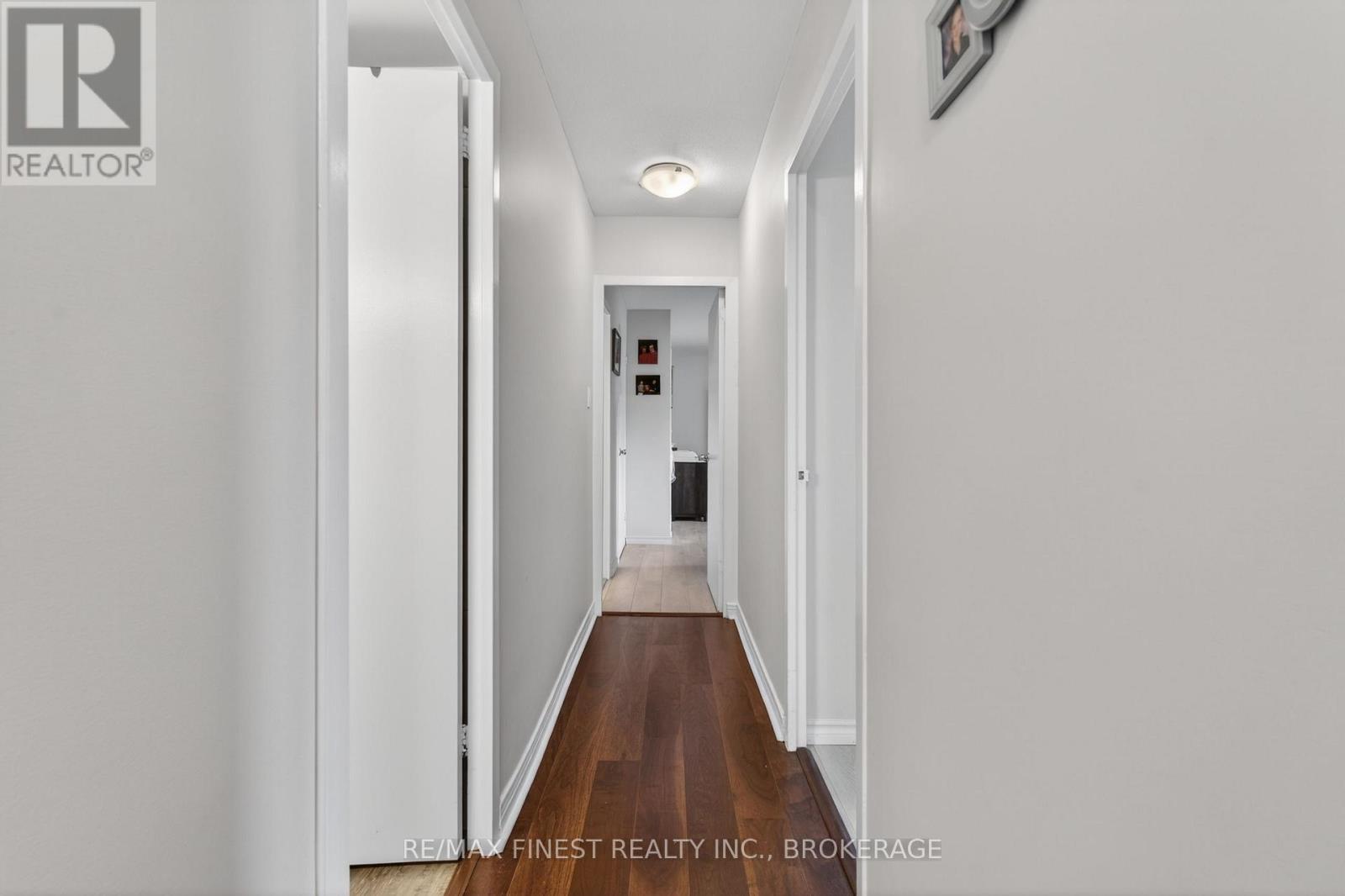 #206 2 MOWAT AVENUE - 28