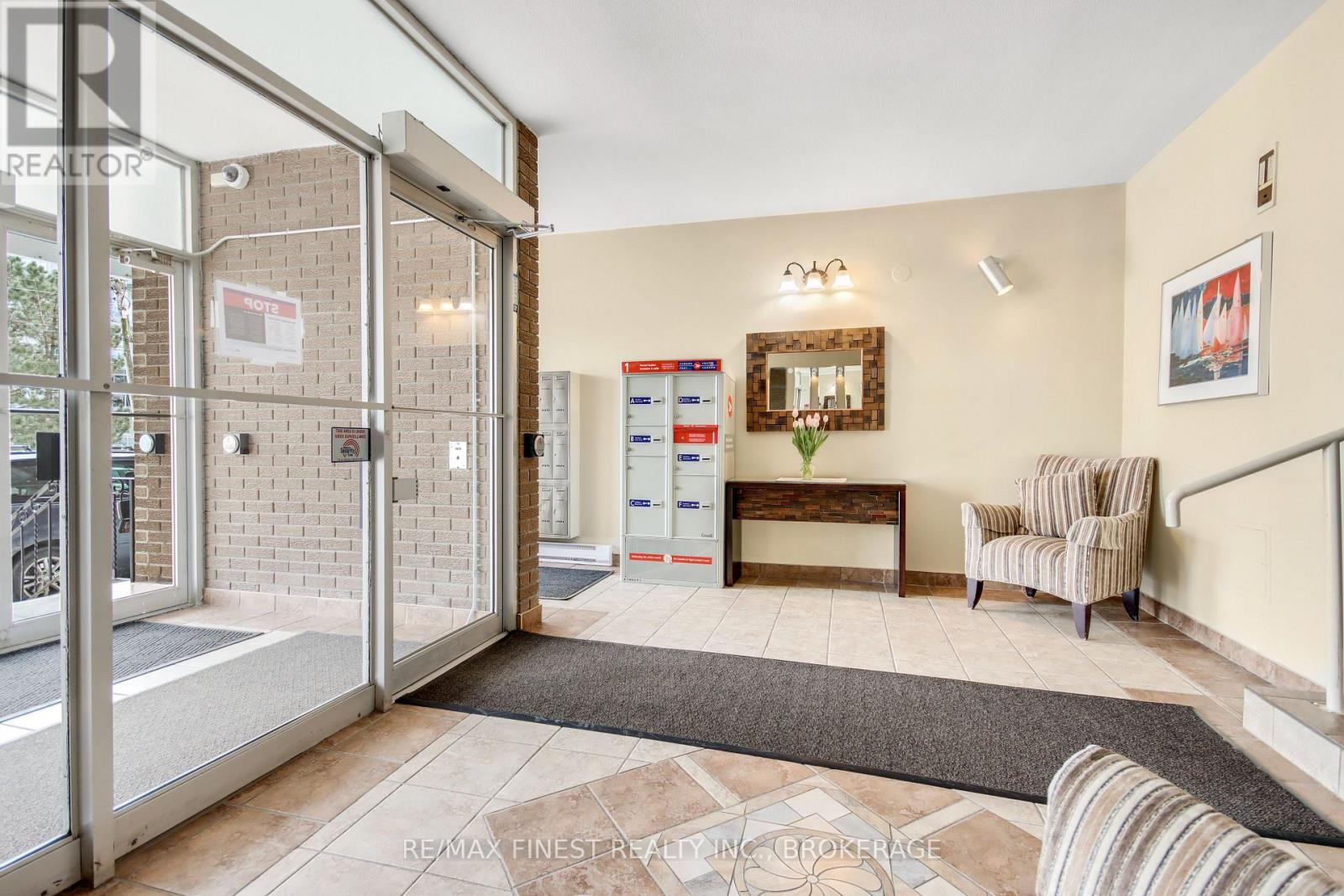 #206 2 MOWAT AVENUE - 7