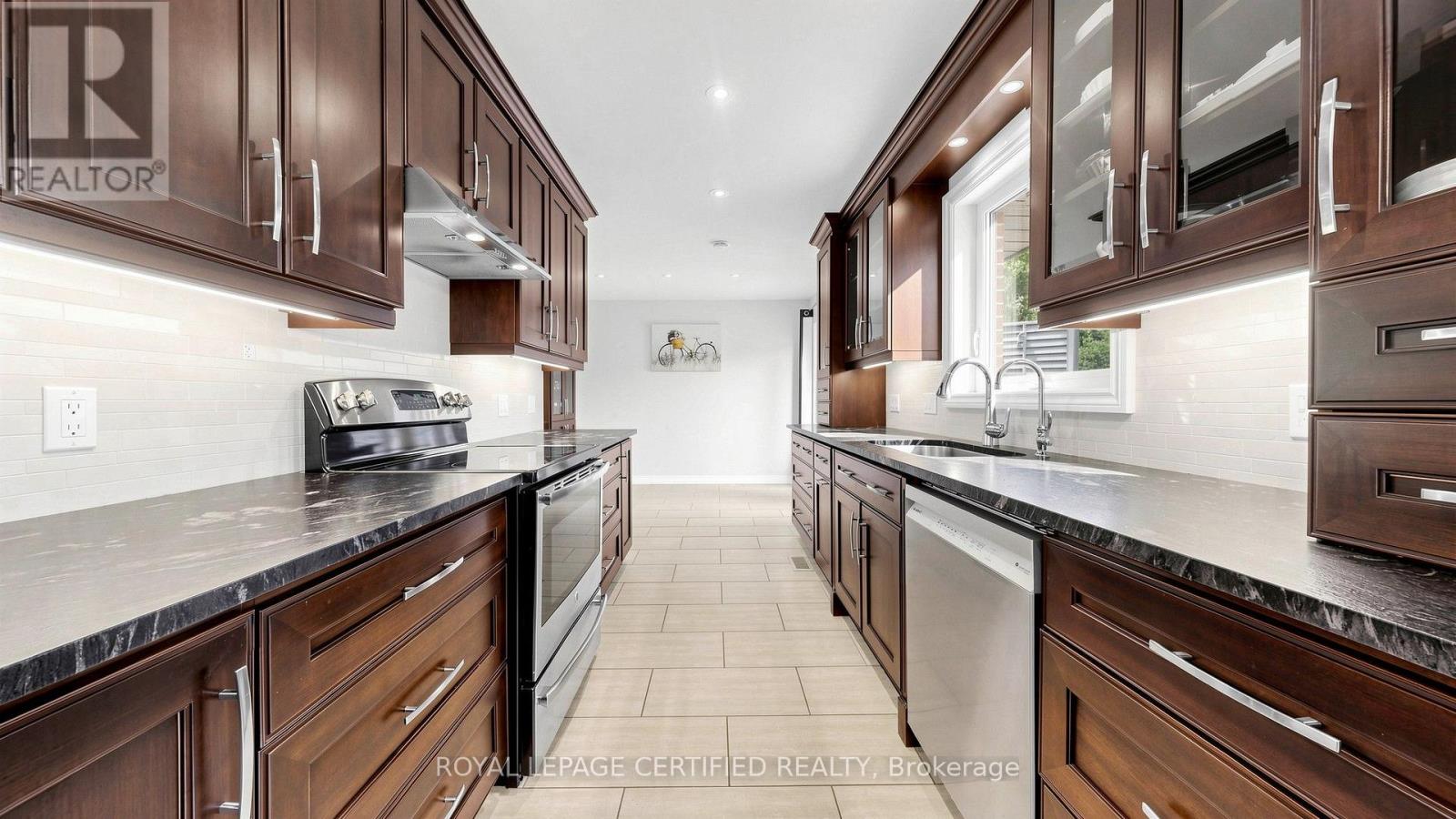 438 LEXINGTON ROAD - 13