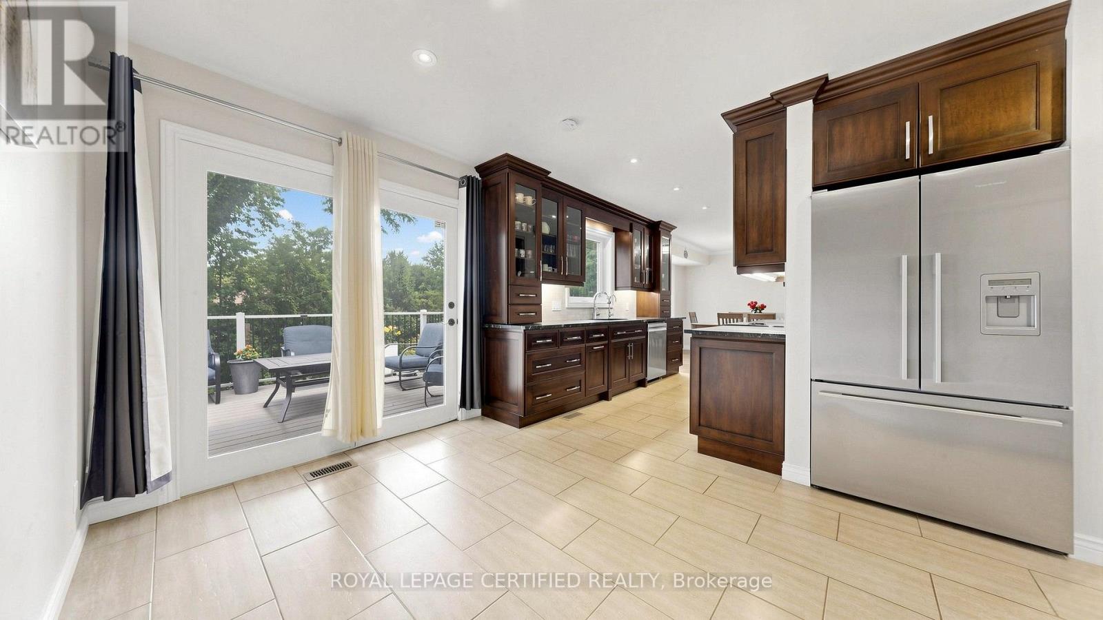 438 LEXINGTON ROAD - 17