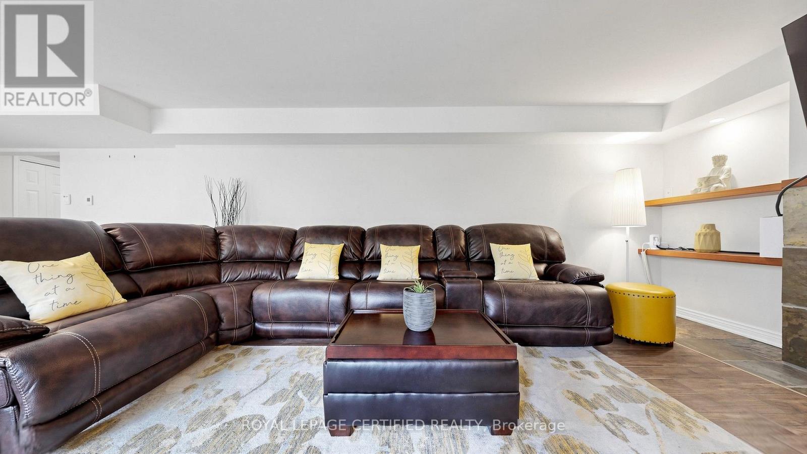 438 LEXINGTON ROAD - 31