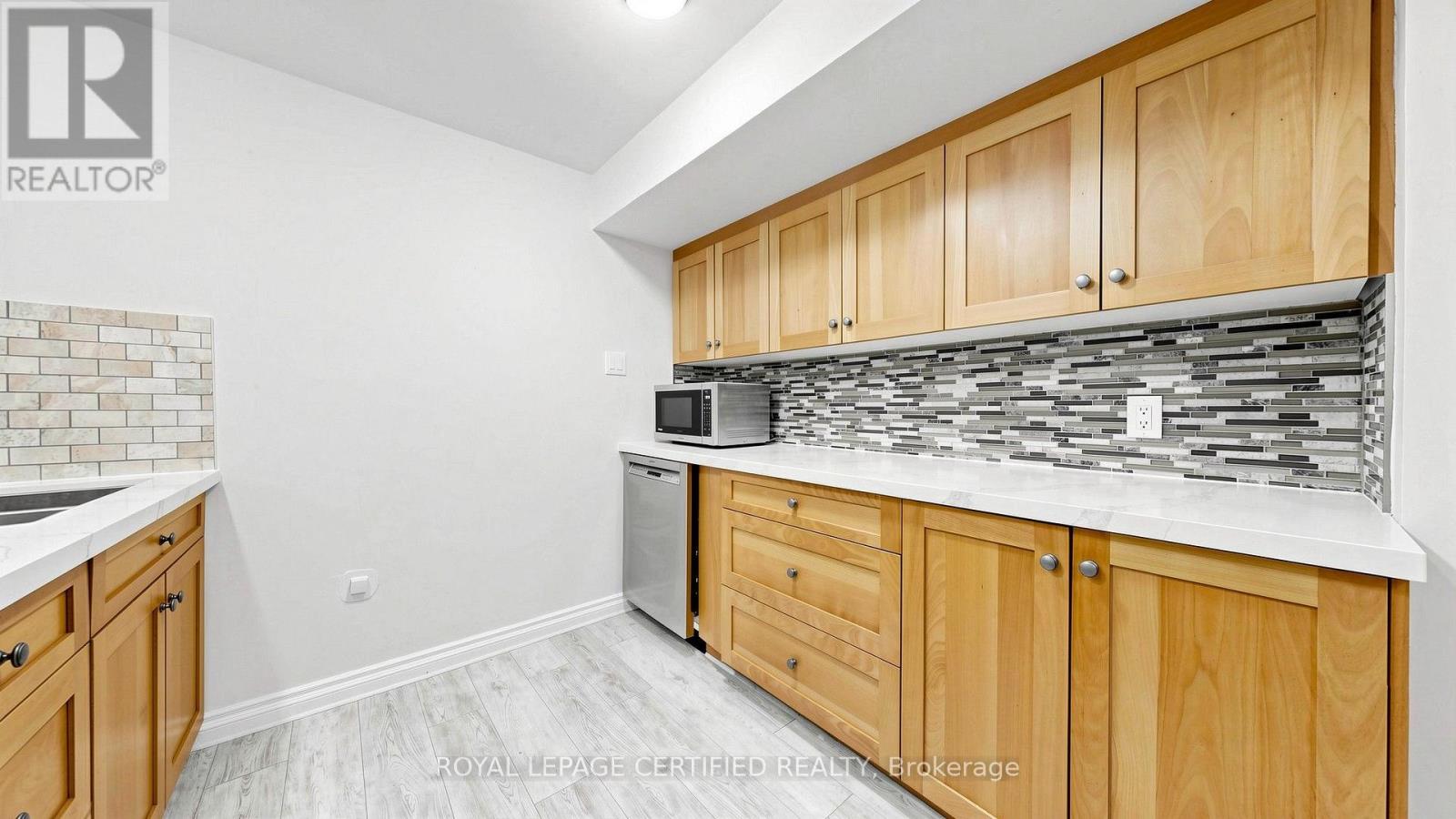438 LEXINGTON ROAD - 36