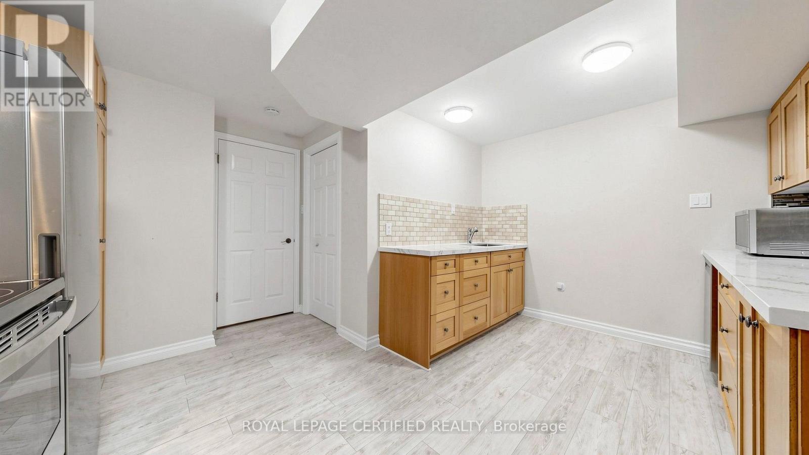 438 LEXINGTON ROAD - 38