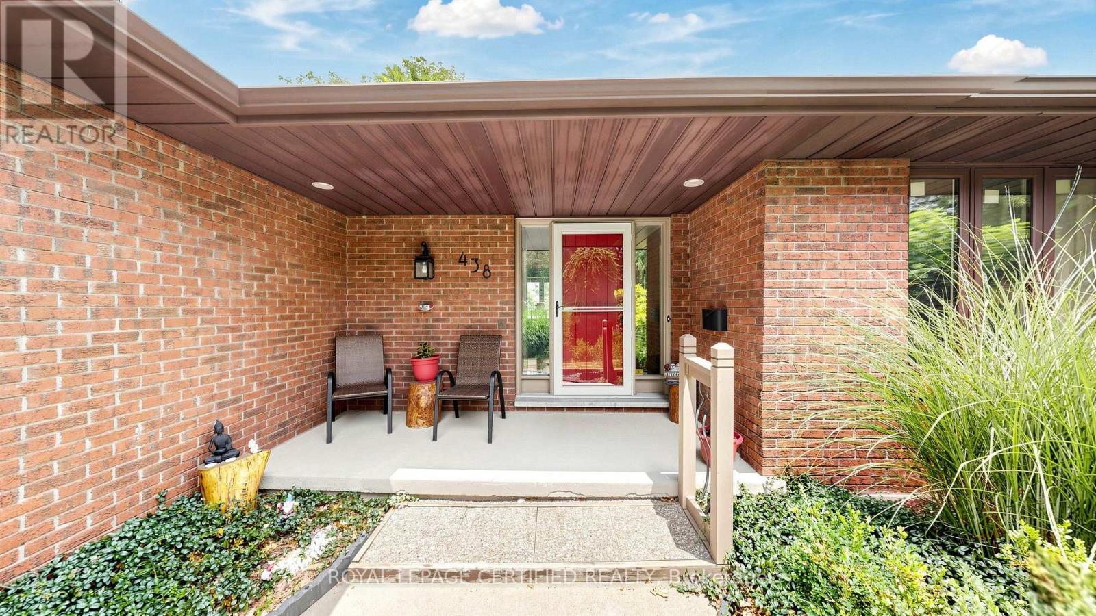 438 LEXINGTON ROAD - 4