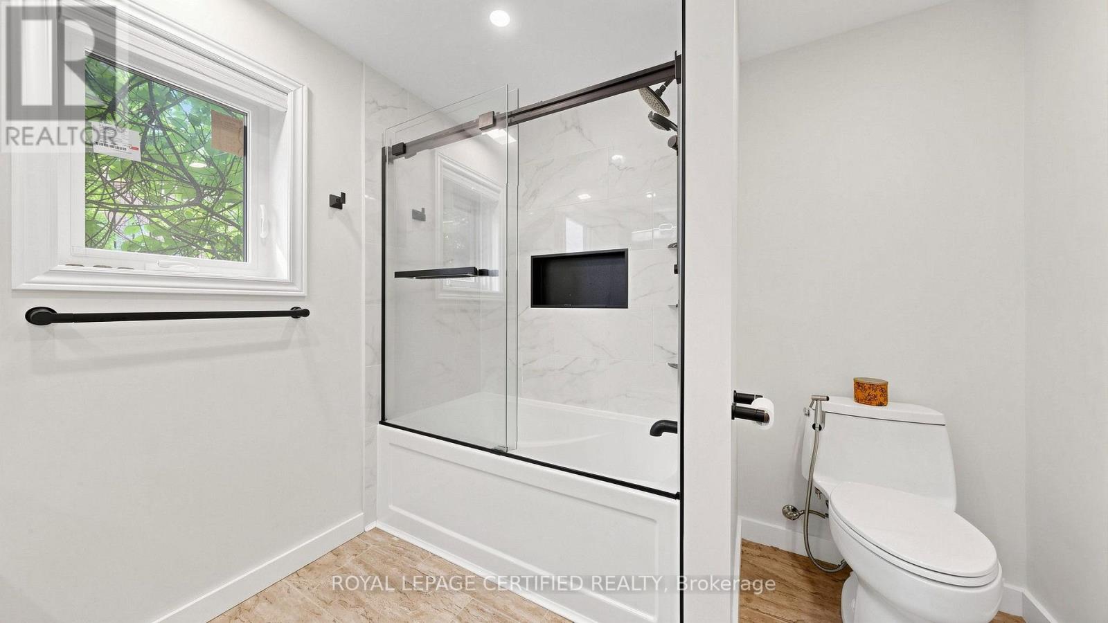 438 LEXINGTON ROAD - 44