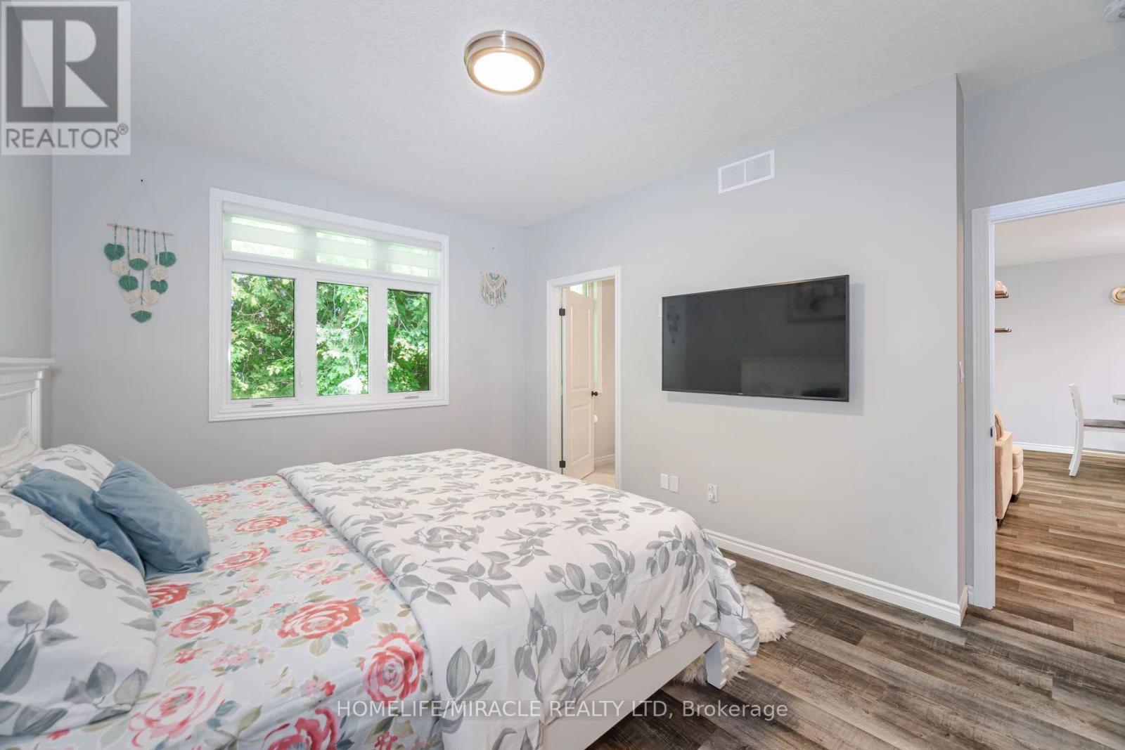 ##9 44 MAIN STREET - 18