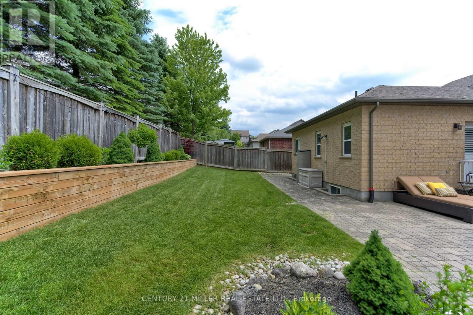 108 WINSTON STREET - 35