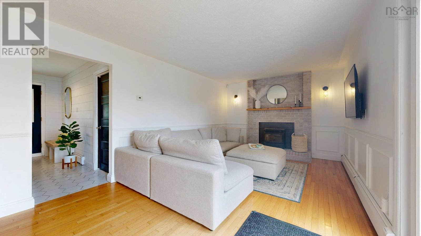 Property 30 of 49 of 42 Cedar Crescent