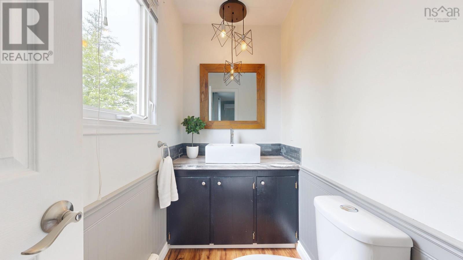Property 35 of 49 of 42 Cedar Crescent