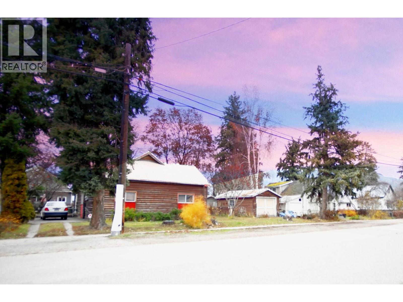  611 REGENT Avenue, Enderby