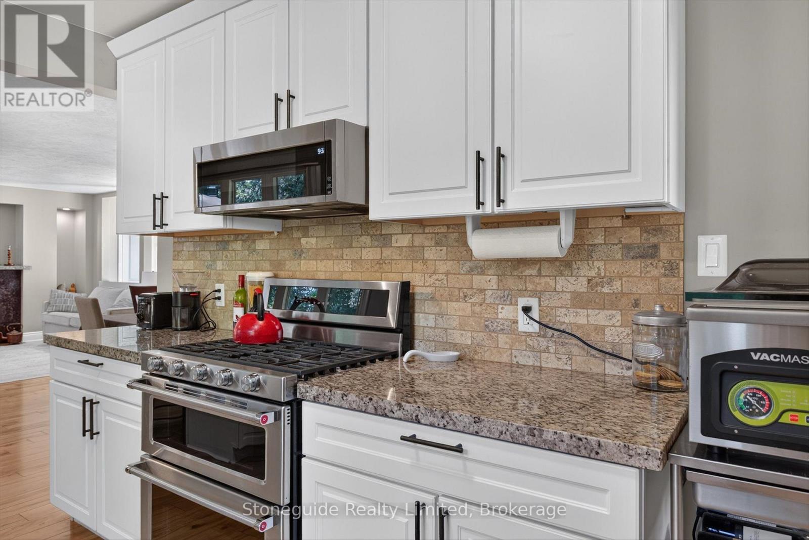 702 WALKERFIELD AVENUE - 16