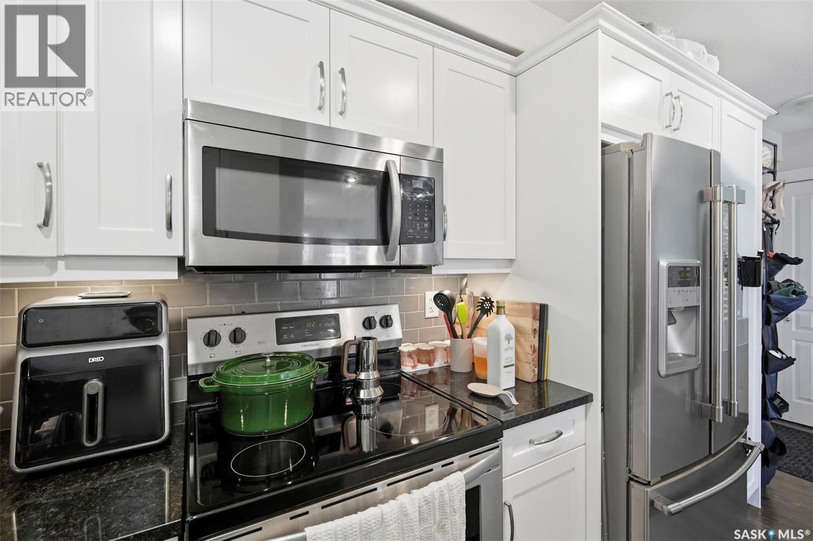 3311 106 Willis CRESCENT — photo 12