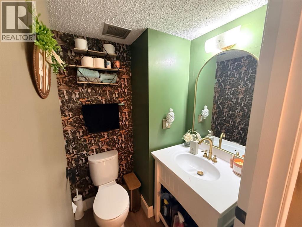 5701 31 Street - 6
