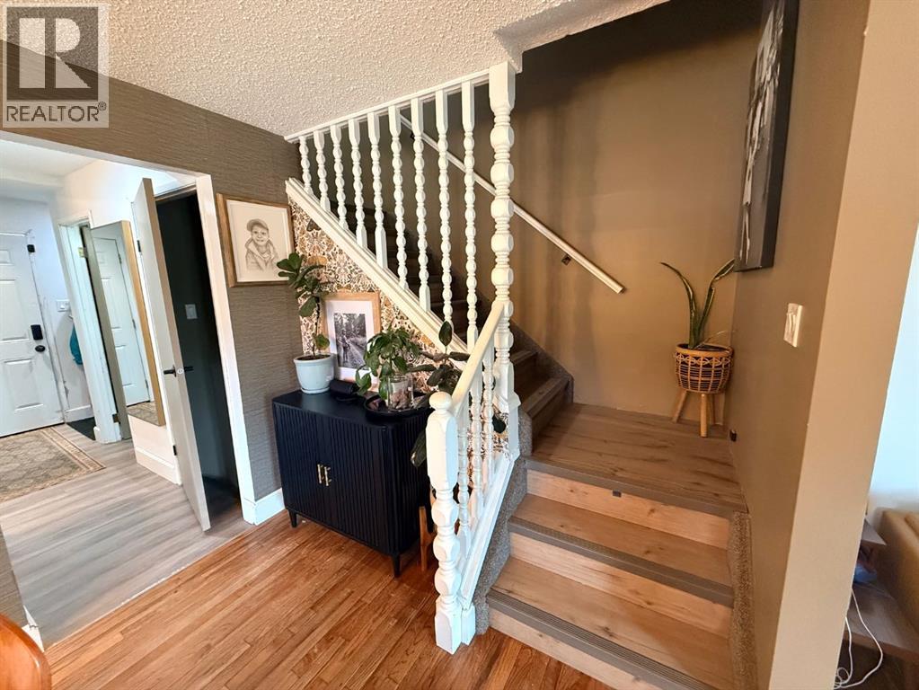 5701 31 Street - 10