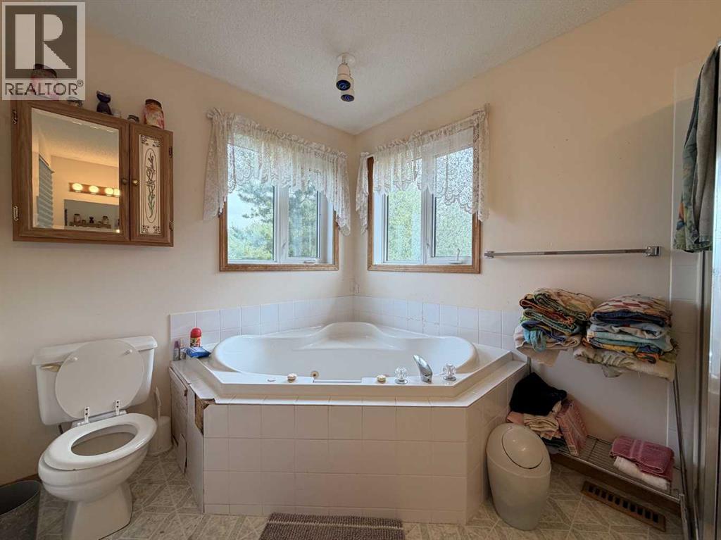 18, Combs Drive - 33