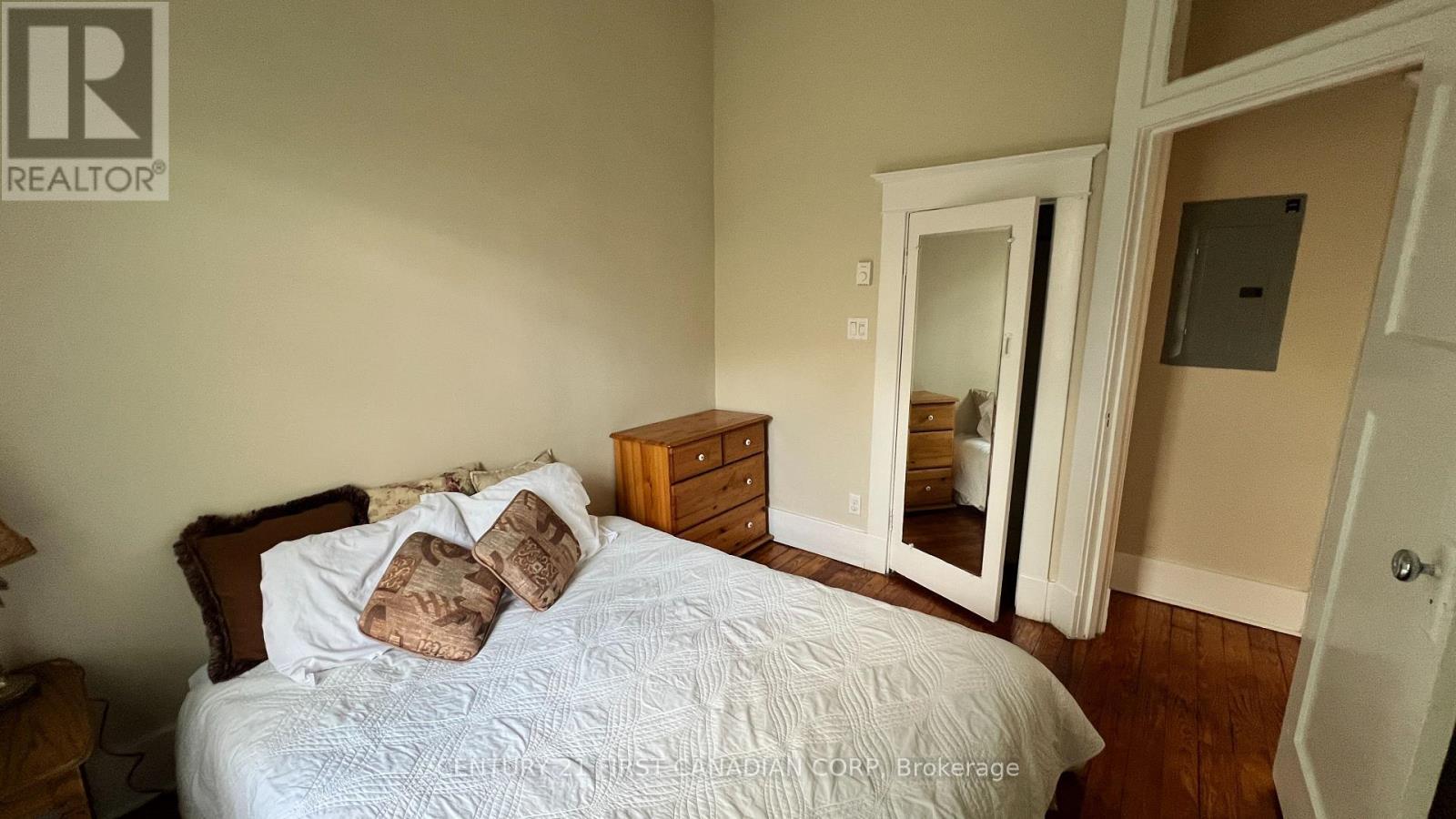 52 BECHER STREET - 16