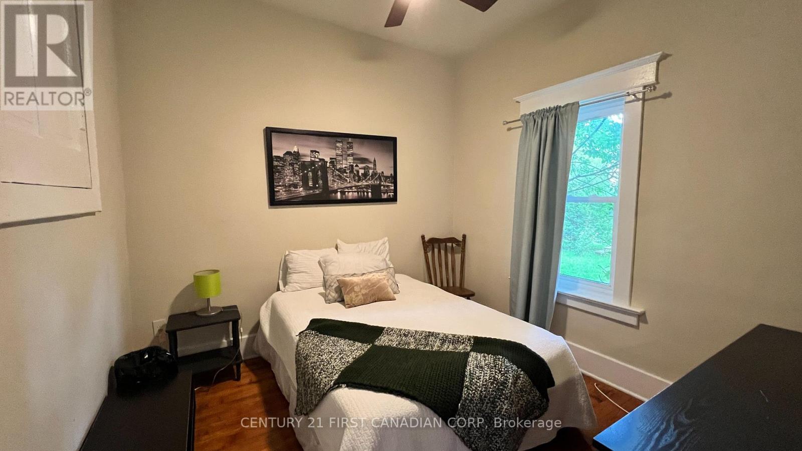 52 BECHER STREET - 17