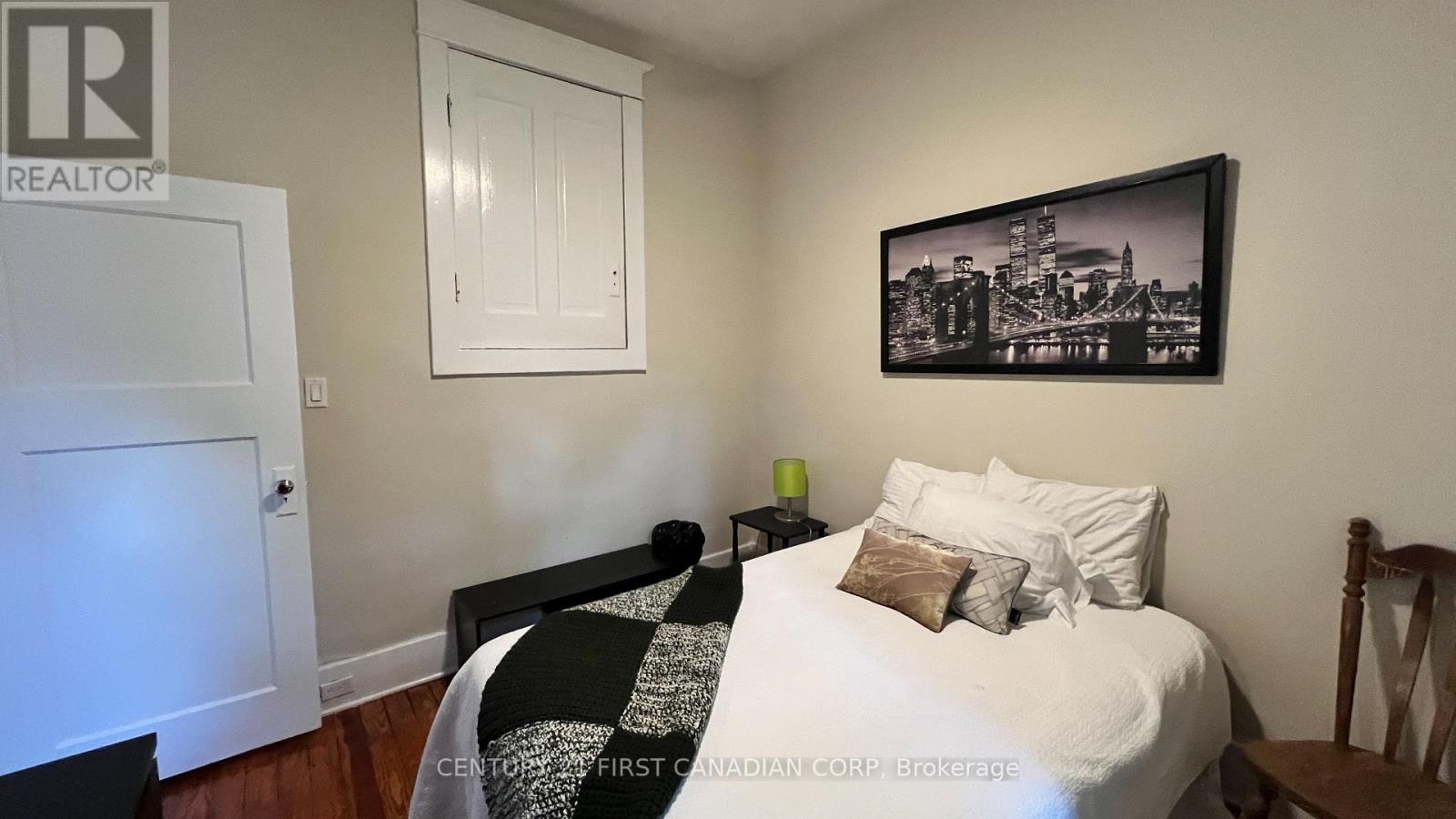52 BECHER STREET - 18