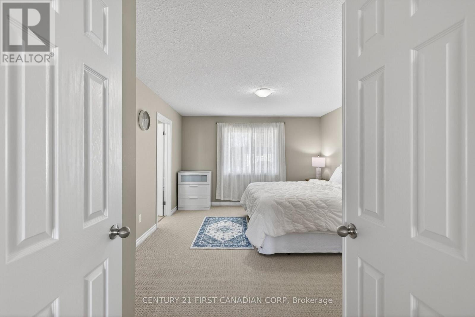 1185 SANDBAR STREET - 22